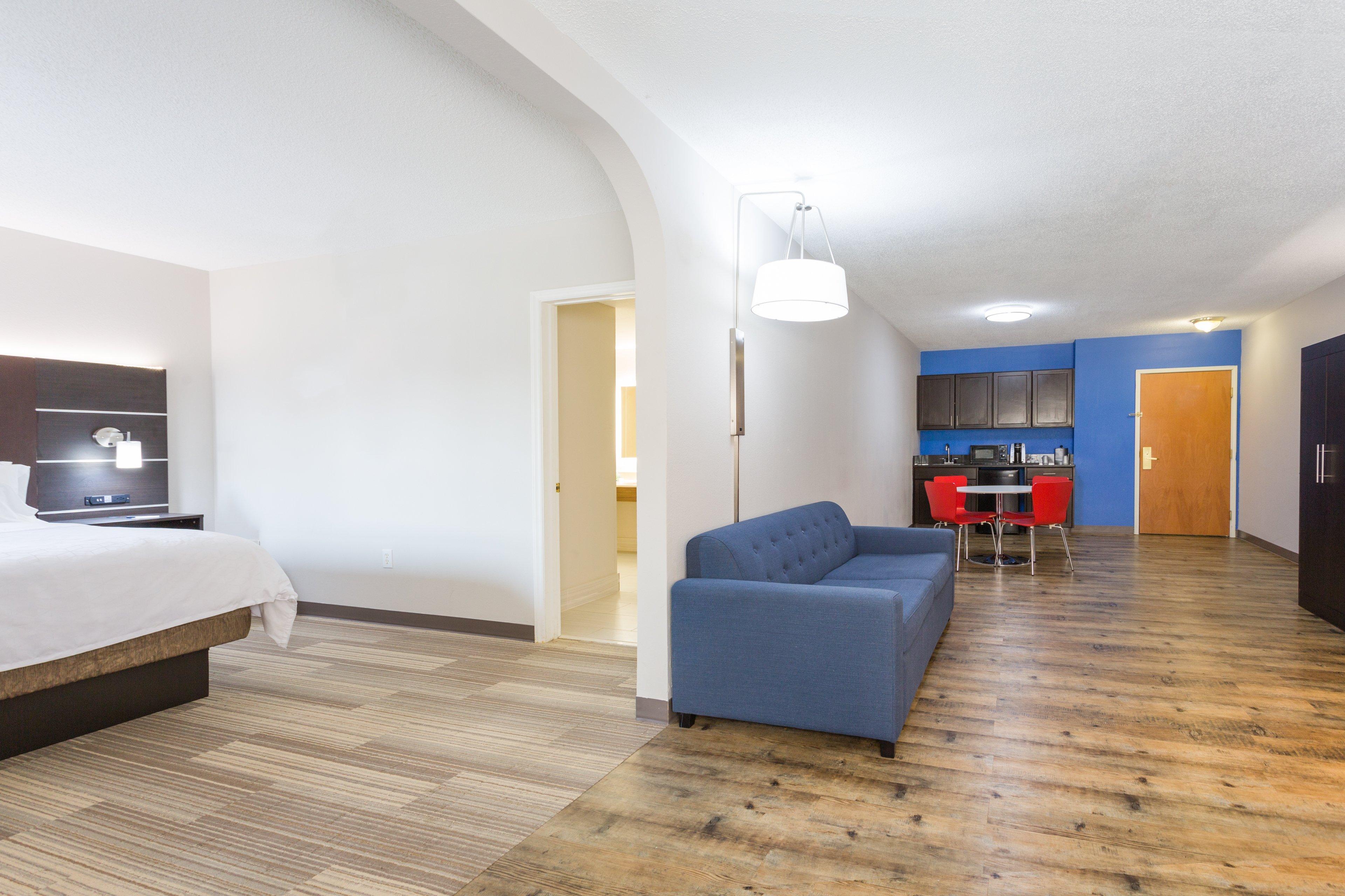 Holiday Inn Express - Plymouth By Ihg Exterior photo