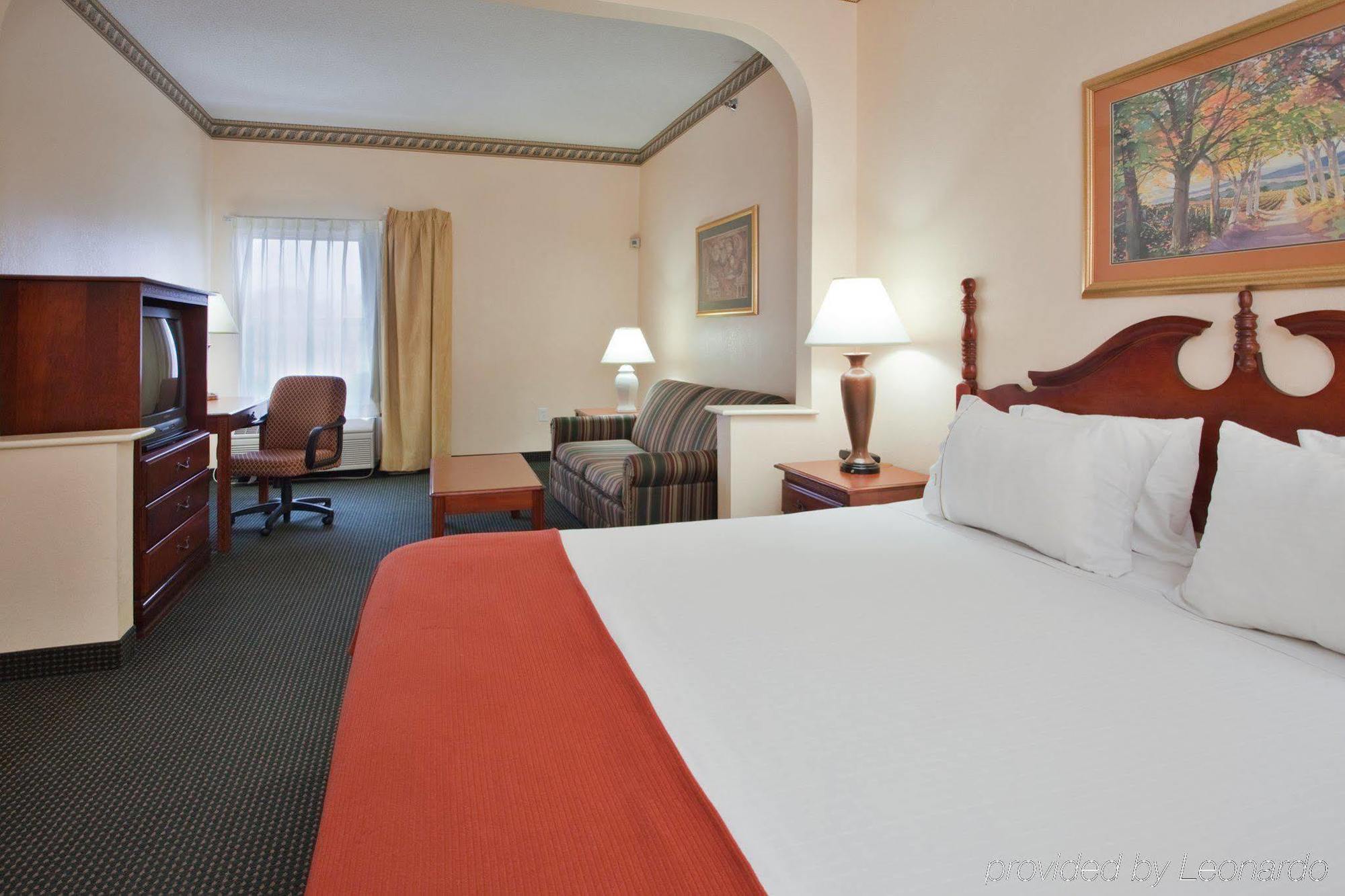 Holiday Inn Express - Plymouth By Ihg Room photo