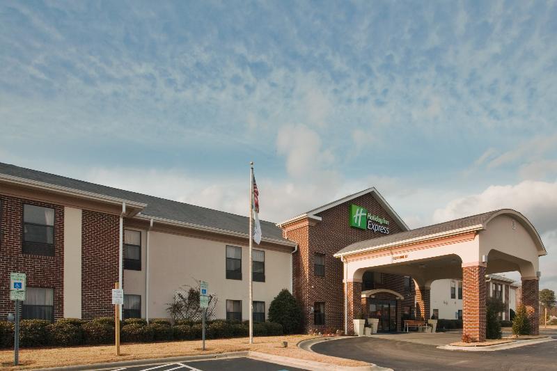 Holiday Inn Express - Plymouth By Ihg Exterior photo