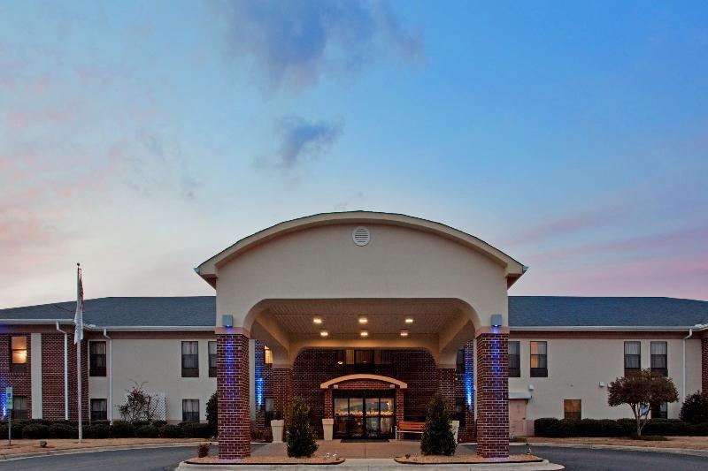 Holiday Inn Express - Plymouth By Ihg Exterior photo